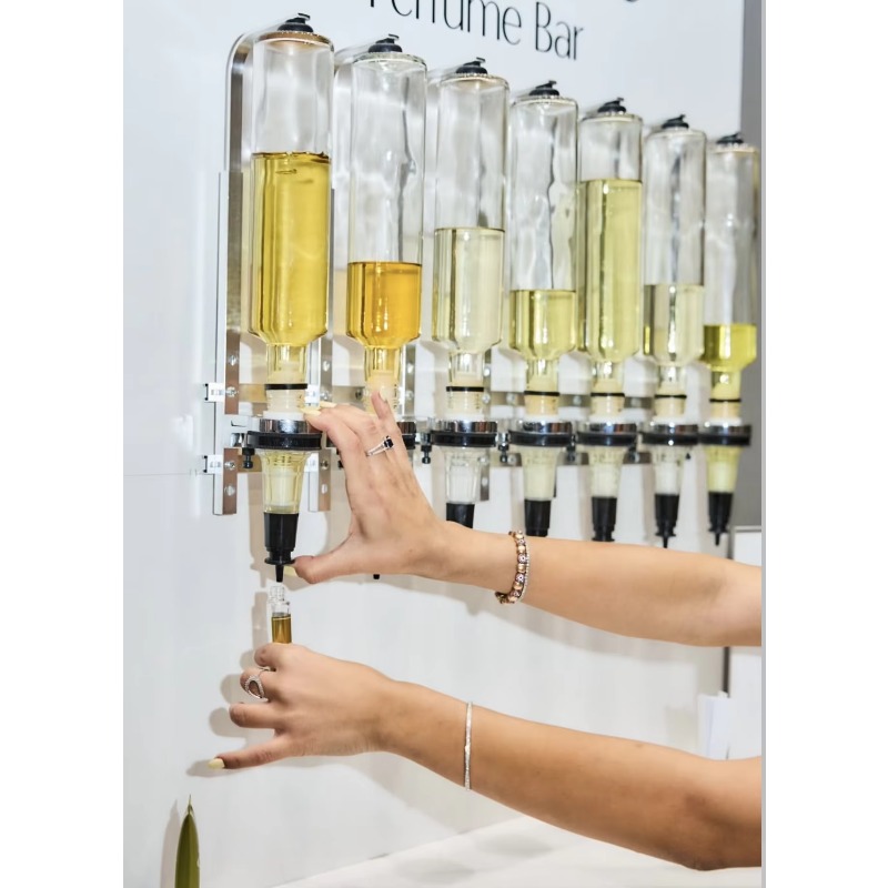 حامل زجاجات عطر زجاجية للتعليق - مراجعة Perfume Fragrance Bar وسعره